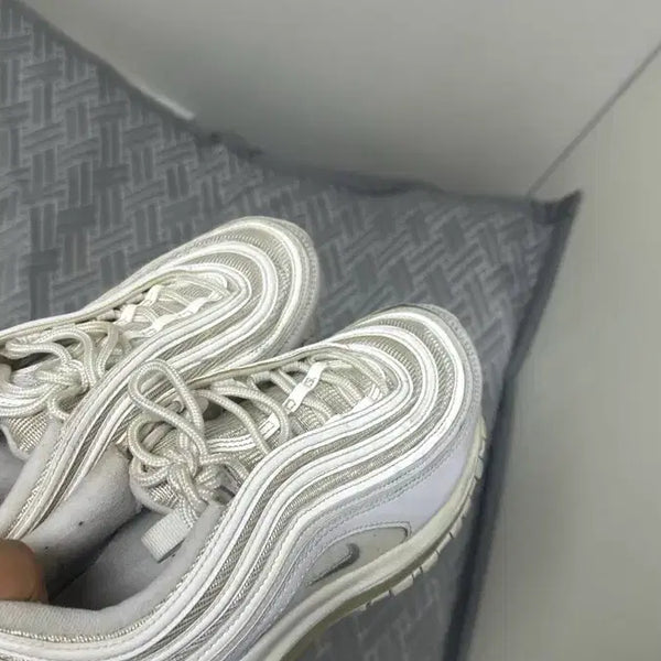 [BUNJANG] Nike Air Max 97 White Sneakers (255) / 나이키 에어맥스 97 255