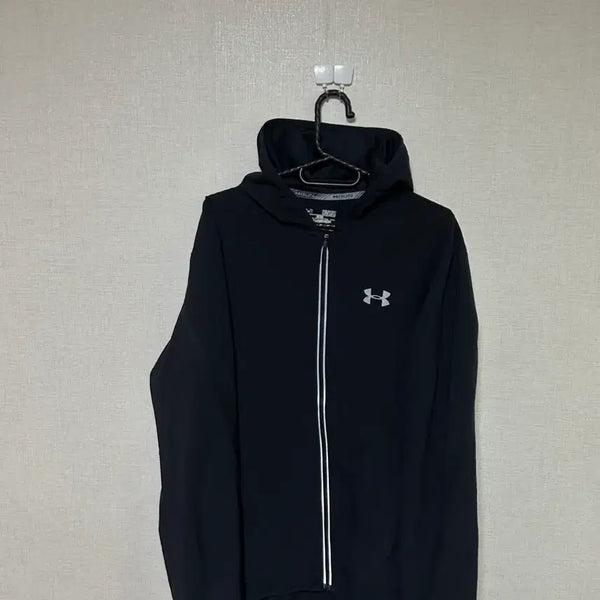 [BUNJANG] Under Armour Black Hooded Zip-Up Jacket / 언더아머 후드 집업 블랙