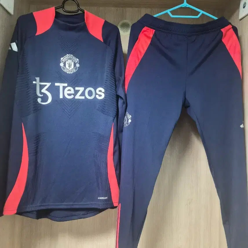 [BUNJANG] Adidas Manchester United 24-25 Pro Training Top & Regular Training Pants (Overseas M) / 아디다스 24-25 맨유 프로 트레이닝탑, 일반 트레이닝팬츠 해외M