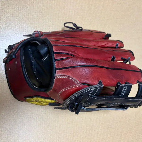 [BUNJANG] Gold Outfield Glove Na Sung-bum Model / 골드 외야글러브 나성범(우투)모델