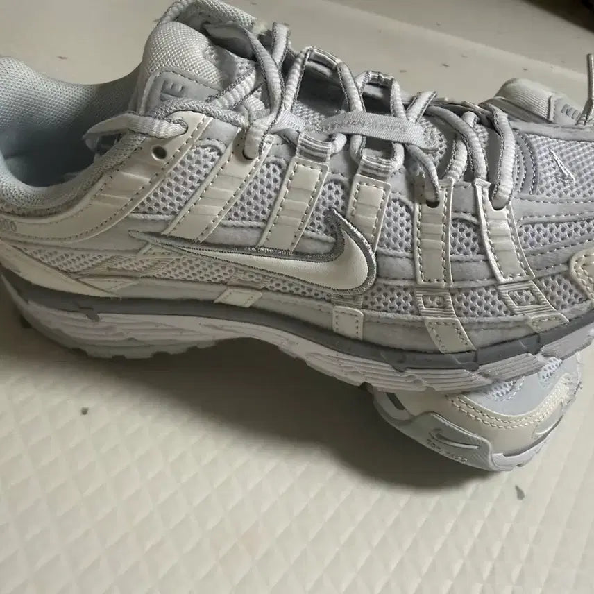 [BUNJANG] Nike P-6000 White Sneakers / P-6000 화이트