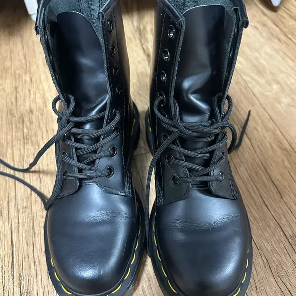 [BUNJANG] Dr. Martens 1460 8-Eye Black Boots / 닥터마틴 1460 블랙 워커 220