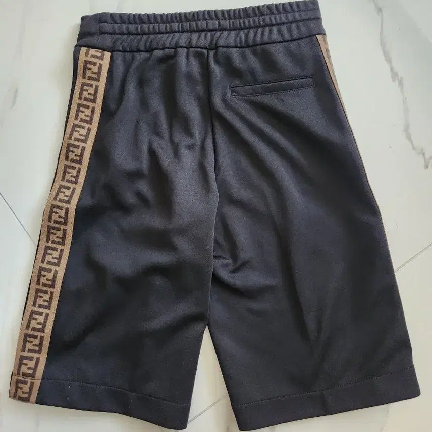 [BUNJANG] Fendi Kids Trimmed Bermuda Shorts (10A) / 펜디 키즈 트리밍 반바지 10A