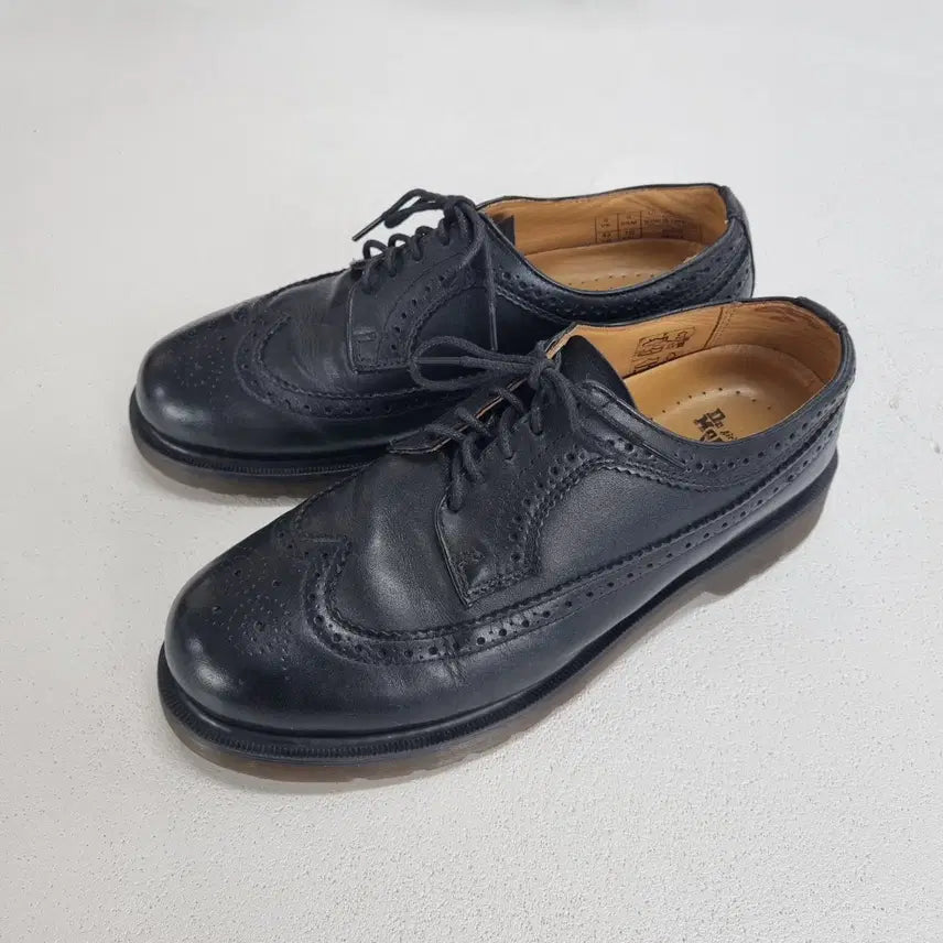 [BUNJANG] Dr. Martens 12527 Brogue Wingtip Derby Shoes / 닥터마틴 12527 브로그 윙팁 더비 - 270 (US9)     닥마 DR.MARTENS