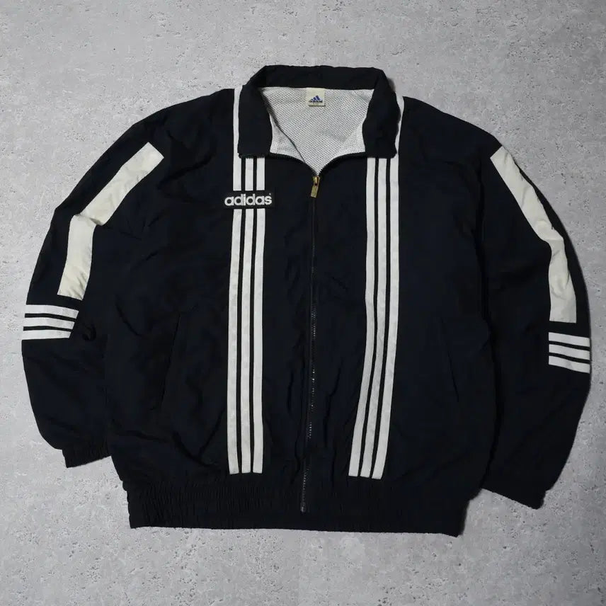 [BUNJANG] Cortis Joohoon Adidas 90s Old Skool Windbreaker Jacket White/Black / 코르티스 주훈 아디다스 삼선 90s 올드스쿨 바람막이 자켓 흰검