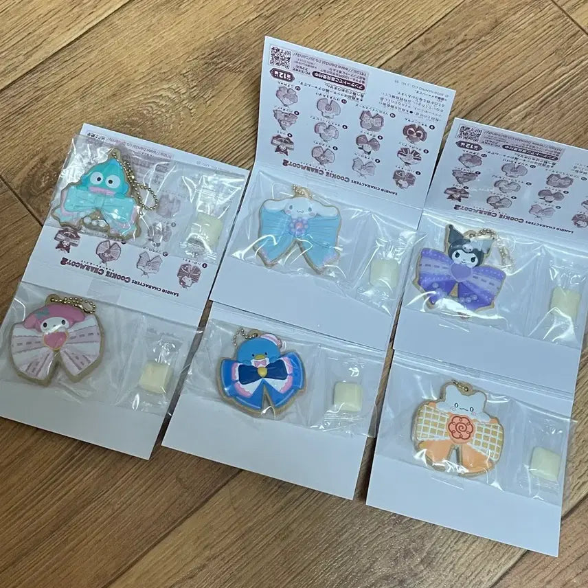 [BUNJANG] Sanrio Characters Cookie Charm Mascot Keychain (Random) / 일본정품 산리오 캐릭터 리본 마스코트 쿠키참 랜덤 키링 새상품(미사용)