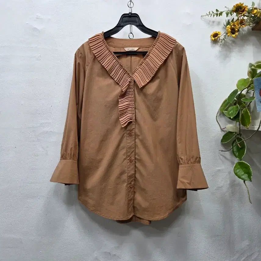 [BUNJANG] CC Collect Brown Pleated Collar Blouse 55-66 / CC collect 브라운 플리츠 카라 블라우스 55-66