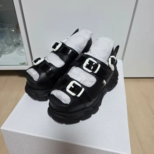 [BUNJANG] Buffalo London Platform Chunky Sole Sandals Black / Buffalo london 버팔로 미사용 통굽 키높이 샌달 샌들 블랙