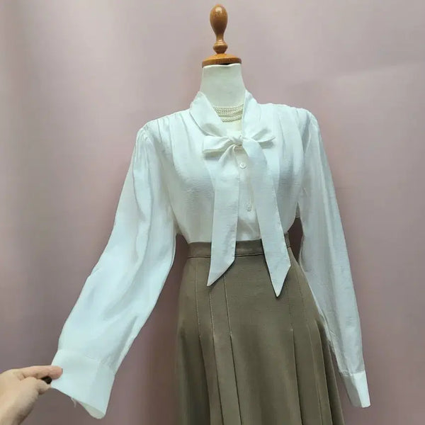 [BUNJANG] ONEAND High-Quality Ribbon Tie Blouse / ONEAND 고퀄 리본 타이 블라우스
