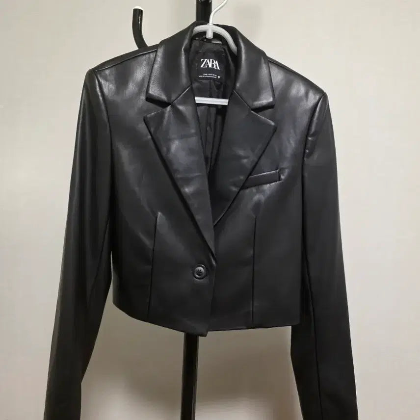 [BUNJANG] ZARA Women's Black Cropped Leather Jacket / ZARA 여성 블랙 크롭 가죽 자켓