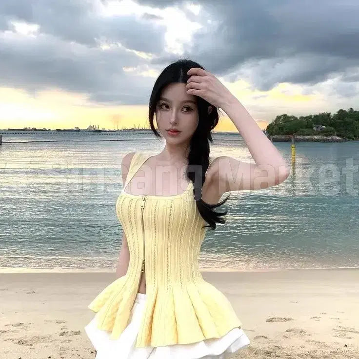 [BUNJANG] Sleeveless Zip-Up Knit Flare Tank Top / [빠른발송] 나리 플레어 나시 집업 니트나시 프릴 여름 슬림 데일리