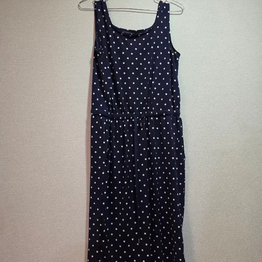 [BUNJANG] Navy Polka Dot Sleeveless Maxi Dress / 여름 네이비 도트무늬 민소매 원피스 수영장가능