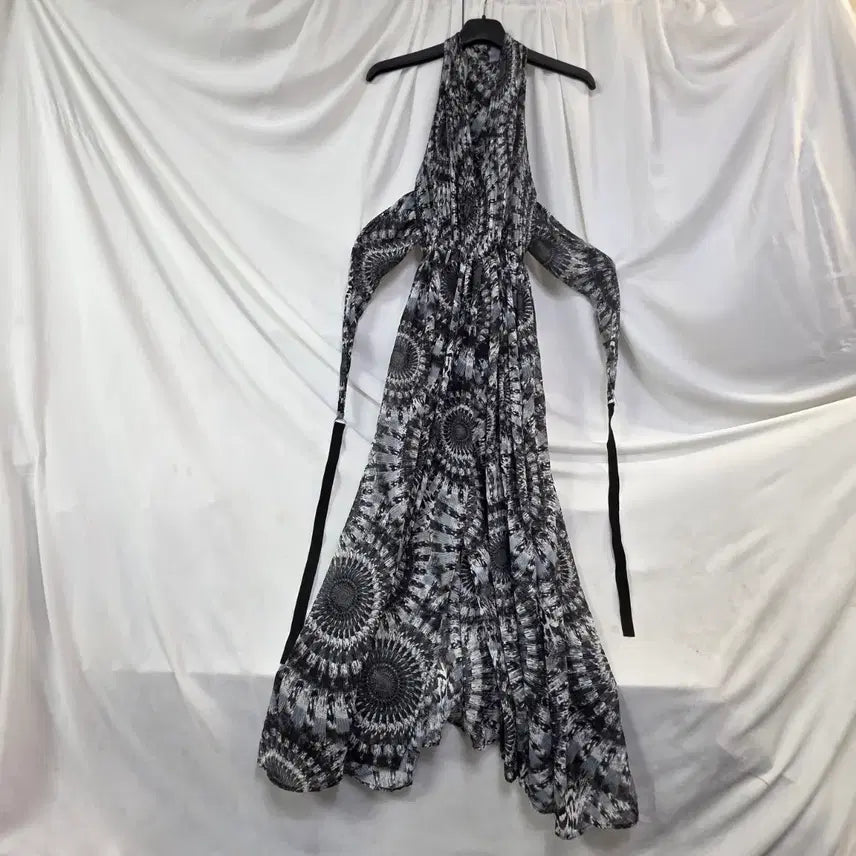 [BUNJANG] Halterneck Pattern Sheer Maxi Long Dress / 홀터넥 패턴 시스루맥시 롱원피스44~55