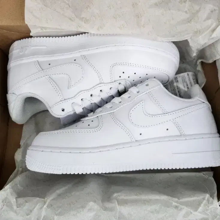 [BUNJANG] Nike Air Force 1 All White Sneakers / 나이키 에어포스