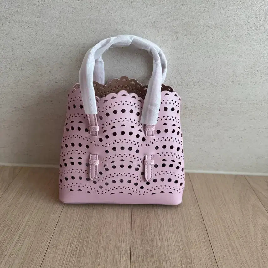 [BUNJANG] Alaïa Mina Tote Bag Strawberry Milk Pink / 알라이아 미나 토트백 딸기우유 핑크