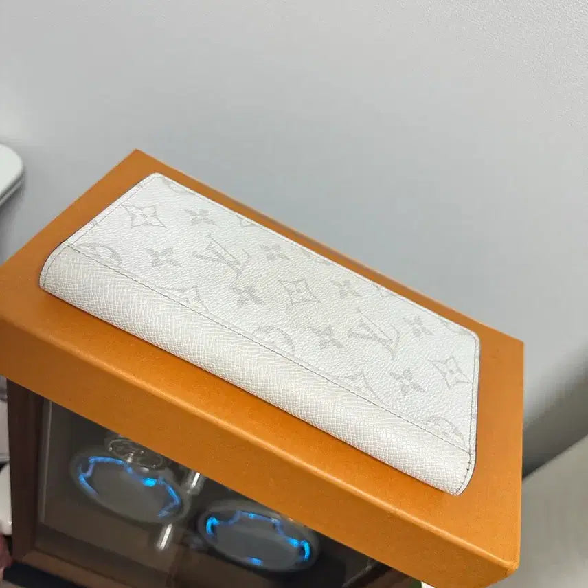 [BUNJANG] Louis Vuitton Optic White Brazza Long Wallet / 25년 구매 루이비통 옵틱 화이트 브라짜  화이트 장지갑