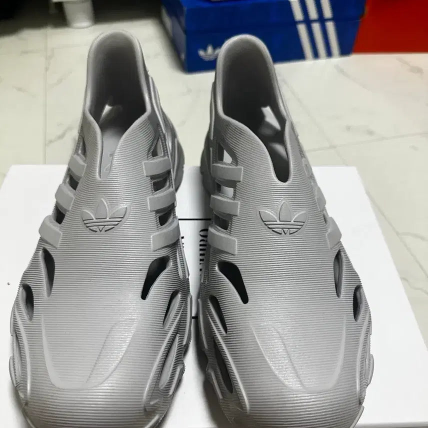 [BUNJANG] Adidas Adifom Supernova Grey Shoes / 아디다스 아디폼 슈퍼노바 그레이285