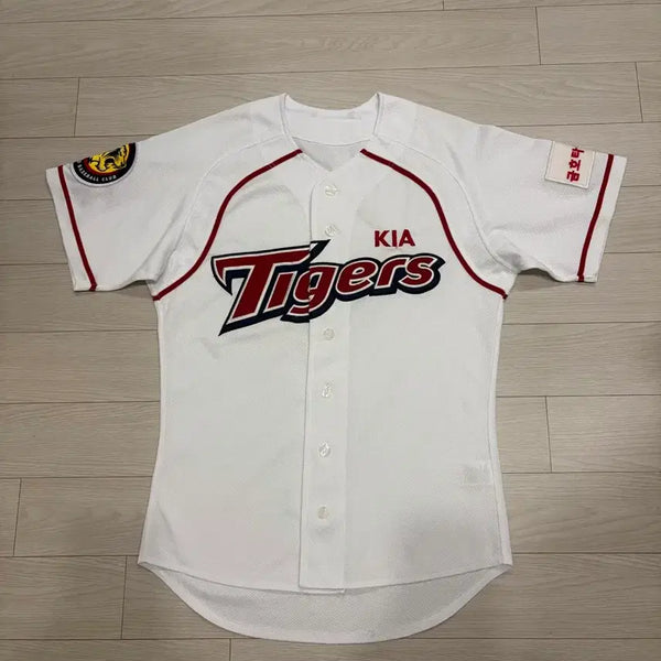 [BUNJANG] Wefan Kia Tigers Authentic Home Jersey No. 90 (Unmarked) / (위팬) 기아타이거즈 어센틱 홈 유니폼 노마킹 90호