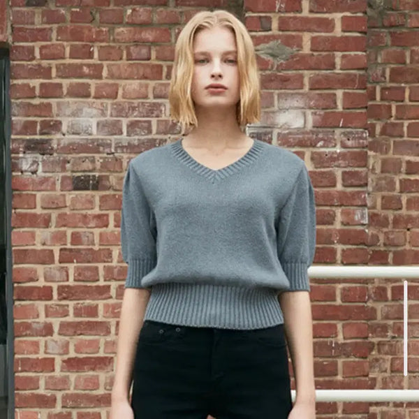 [BUNJANG] Ouie V-Neck Puff Sleeve Knit / 우이(ouie) V넥 퍼프소매 니트 프리사이즈 새상품