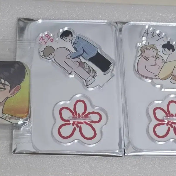 [BUNJANG] Hongsil Quest Seoul Pop-Up 19 SD Acrylic Stand & Badge Bundle Set / 홍실퀘스트 서울 팝업 19 SD아크릴 일괄