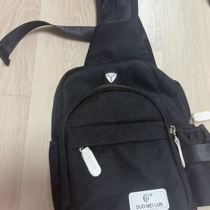 [BUNJANG] Black Crossbody Phone Bag / 블랙 크로스백 핸드폰가방