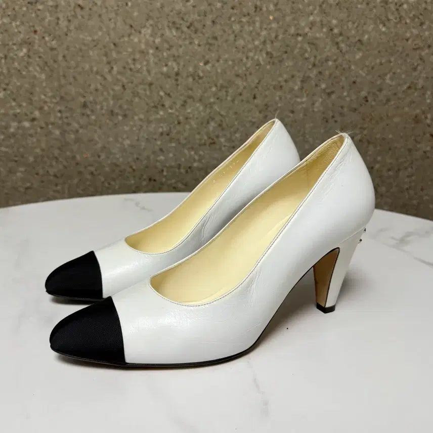 [BUNJANG] Chanel White Two-Tone Pumps Heels / [37.5]샤넬 화이트 투톤 펌프스 힐