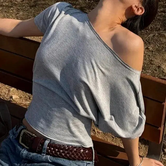 [BUNJANG] Glony Core Off-Shoulder T-Shirt / 글로니 코어오프티셔츠