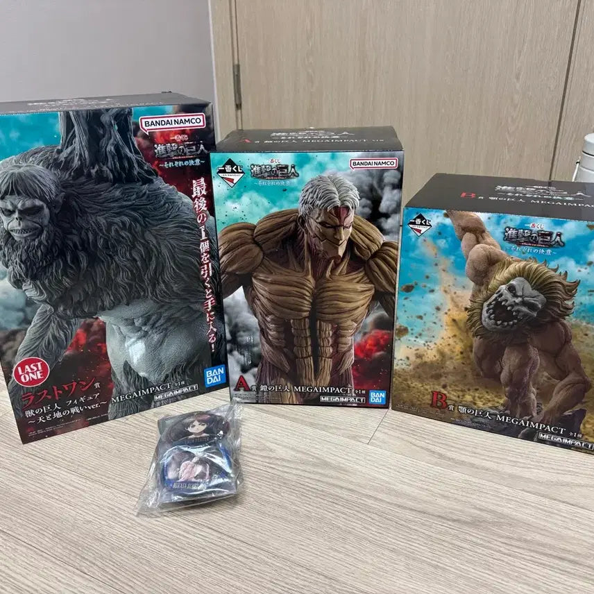[BUNJANG] Attack on Titan Ichiban Kuji Sealed Bundle Set A, B, Last One Figures & Badge Set / (미개봉 일괄)제일복권 진격의거인 A,B,라스트원 새상품 일괄