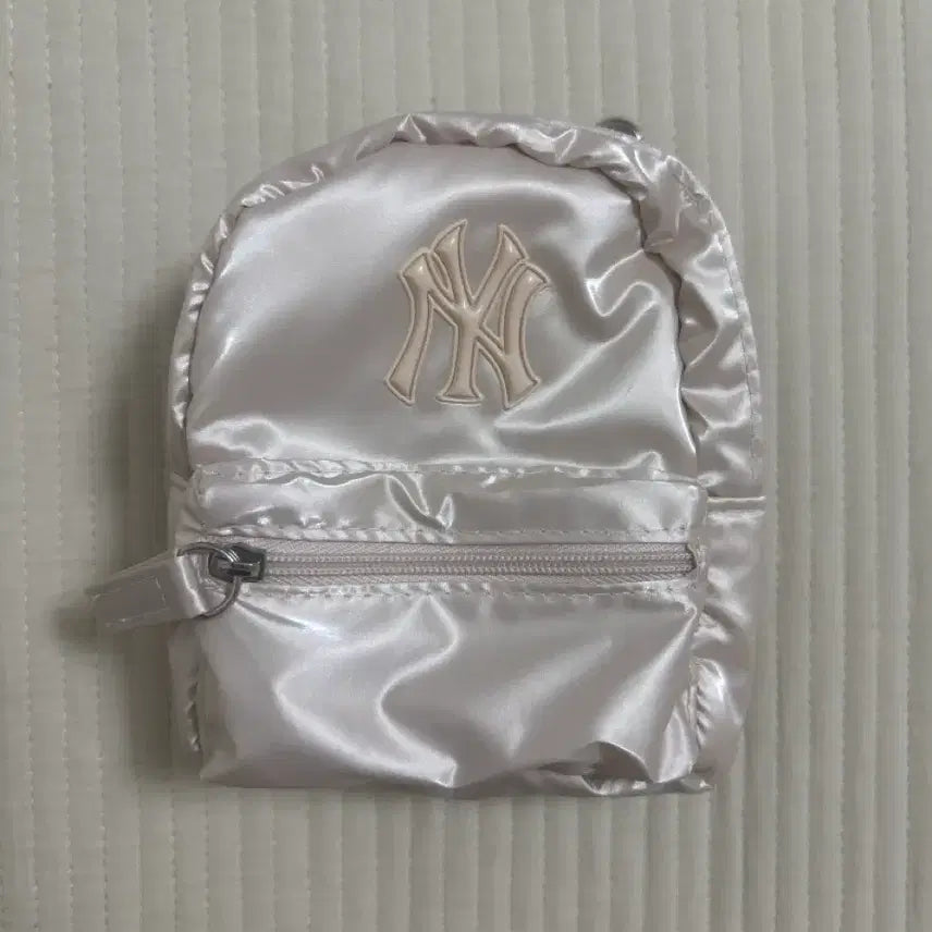 [BUNJANG] Banila Co. x MLB Bag Charm / 바닐라코 MLB 가방 키링