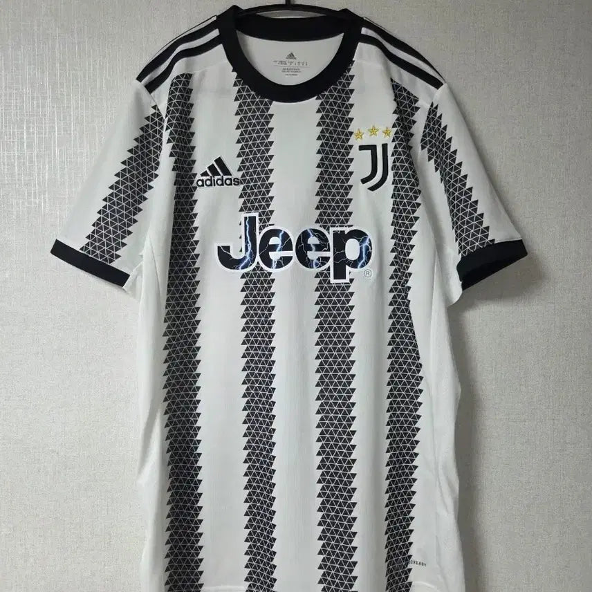 [BUNJANG] Juventus 22-23 Home Jersey / 22-23 유벤투스 홈 유니폼