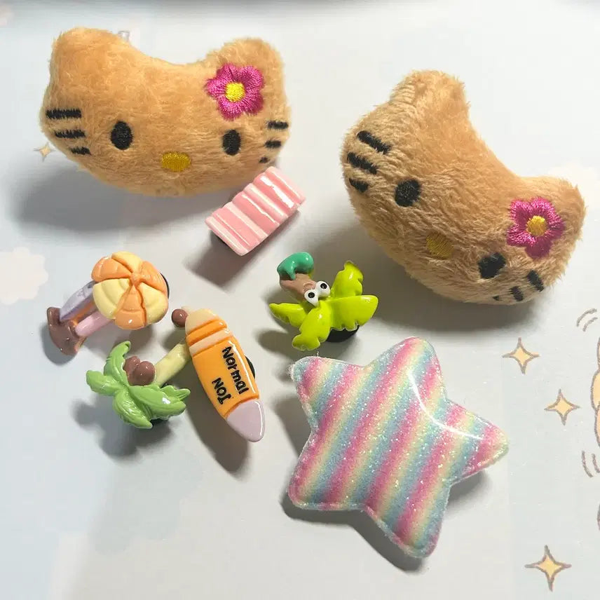 [BUNJANG] Hello Kitty "Tanning" Shoe Charms Set (8pcs) / 새상품 태닝 키티 신발파츠 8pcs, 헬로키티 세트 신발 꾸미기