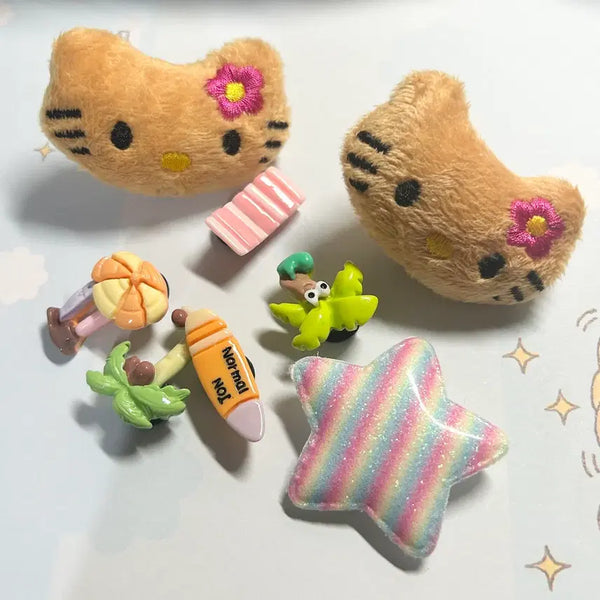 [BUNJANG] Hello Kitty "Tanning" Shoe Charms Set (8pcs) / 새상품 태닝 키티 신발파츠 8pcs, 헬로키티 세트 신발 꾸미기