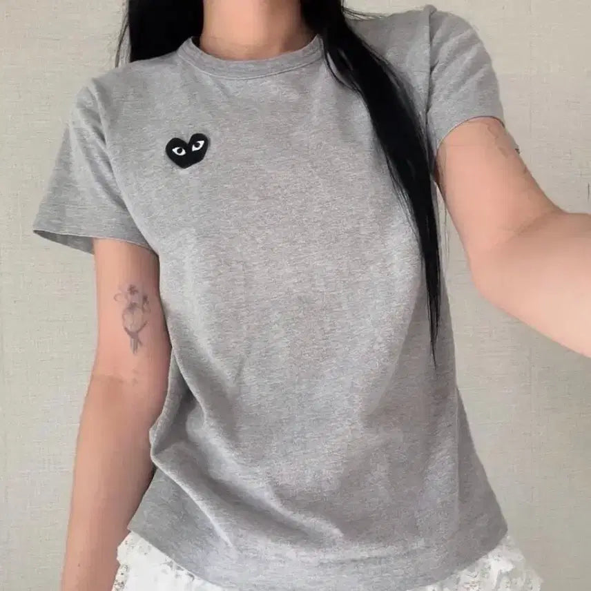 [BUNJANG] Comme des Garçons Heart Appliqué T-Shirt Grey Vintage / 꼼데 하트 와펜 반팔티 그레이 회색 빈티지 꼼데가르송