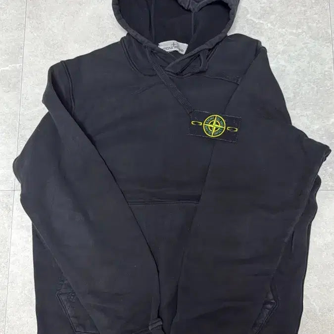 [BUNJANG] Stone Island Badge Hoodie Black / 스톤아일랜드 와펜 후드티 블랙
