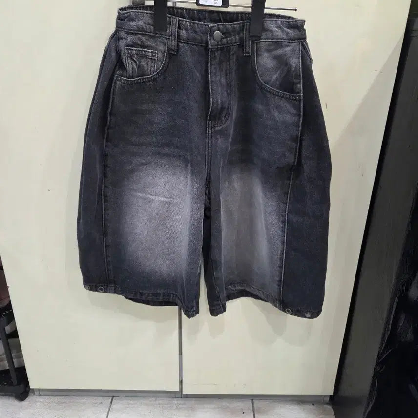 [BUNJANG] Black Washed Denim Bermuda Shorts / 버뮤다 팬츠팔아요
