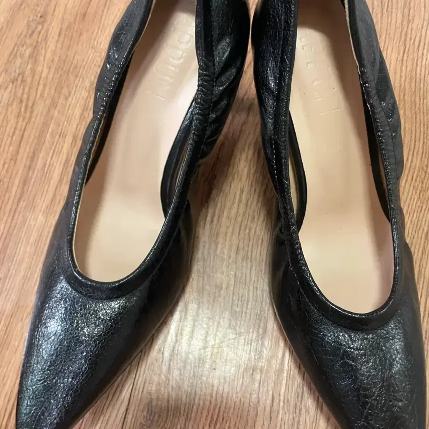 [BUNJANG] SAPPUN Black Leather Heeled Shoes (235) / 사뿐 구두 하이힐 235