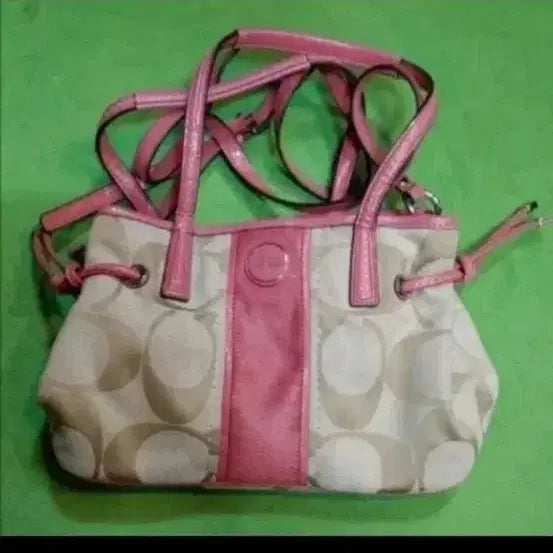 [BUNJANG] Coach Signature Canvas Shoulder Bag Pink / 코치 시그니처 캔버스 숄더백 핑크