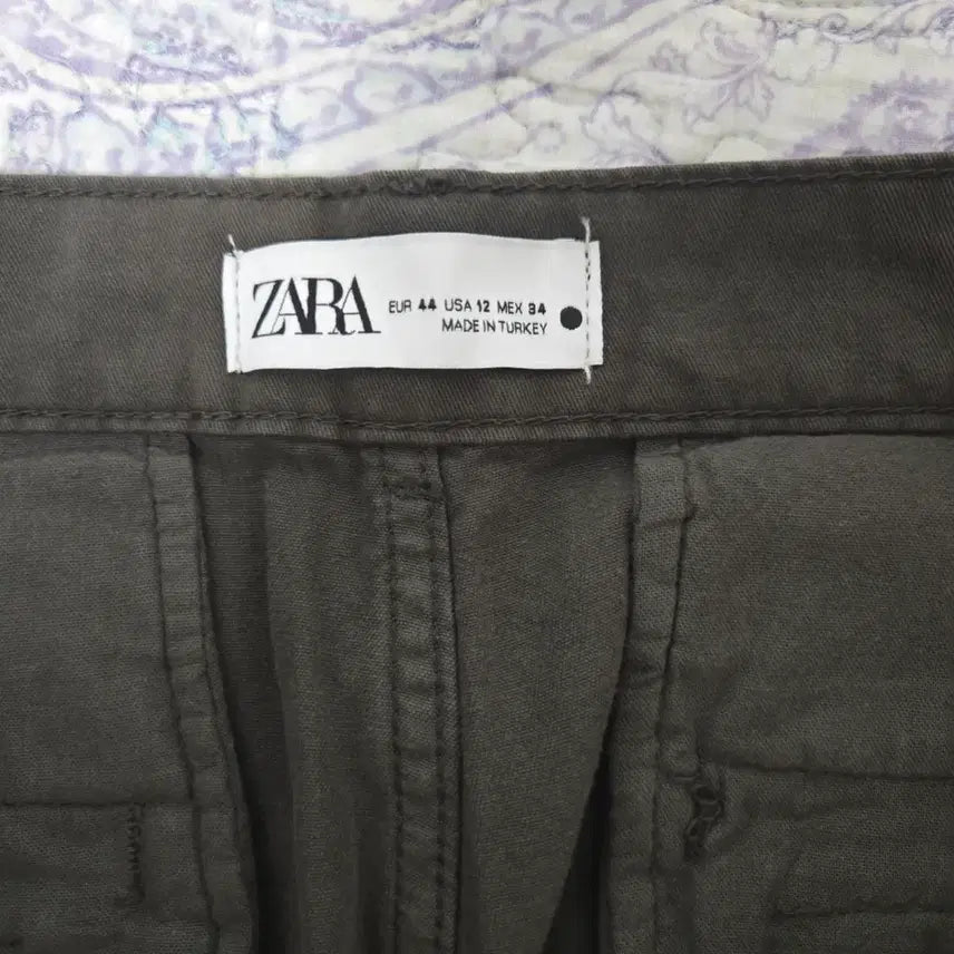 [BUNJANG] Zara Khaki Cargo Pants EUR 44 / 34 / 자라 바지 카고 카키색 EUR 44 34
