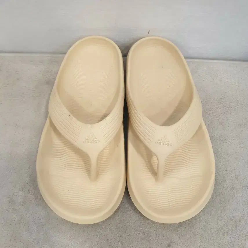 [BUNJANG] Adidas Adicane Flip Flops Sand Strata Beige 255 / 아디다스 아디케인 플립플랍 샌드 스트라타 베이지 쪼리 슬리퍼 255