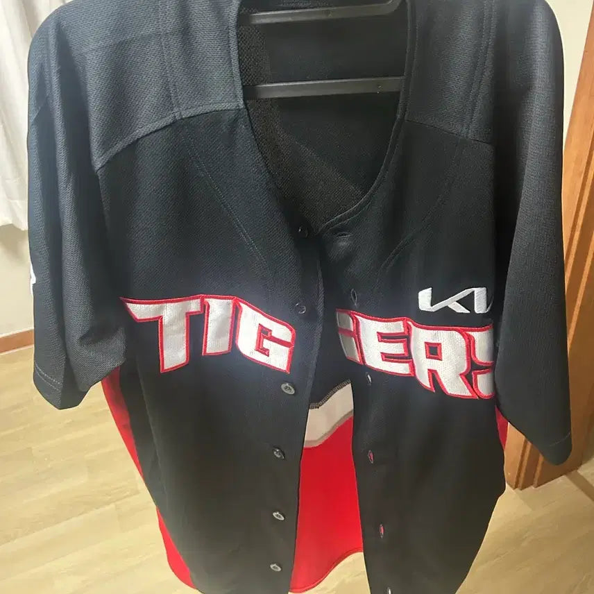 [BUNJANG] Kia Tigers Replica Jersey - No Name Set - Size 110 / 기아타이거즈 레플리카 노마킹 110 새거 팔아요