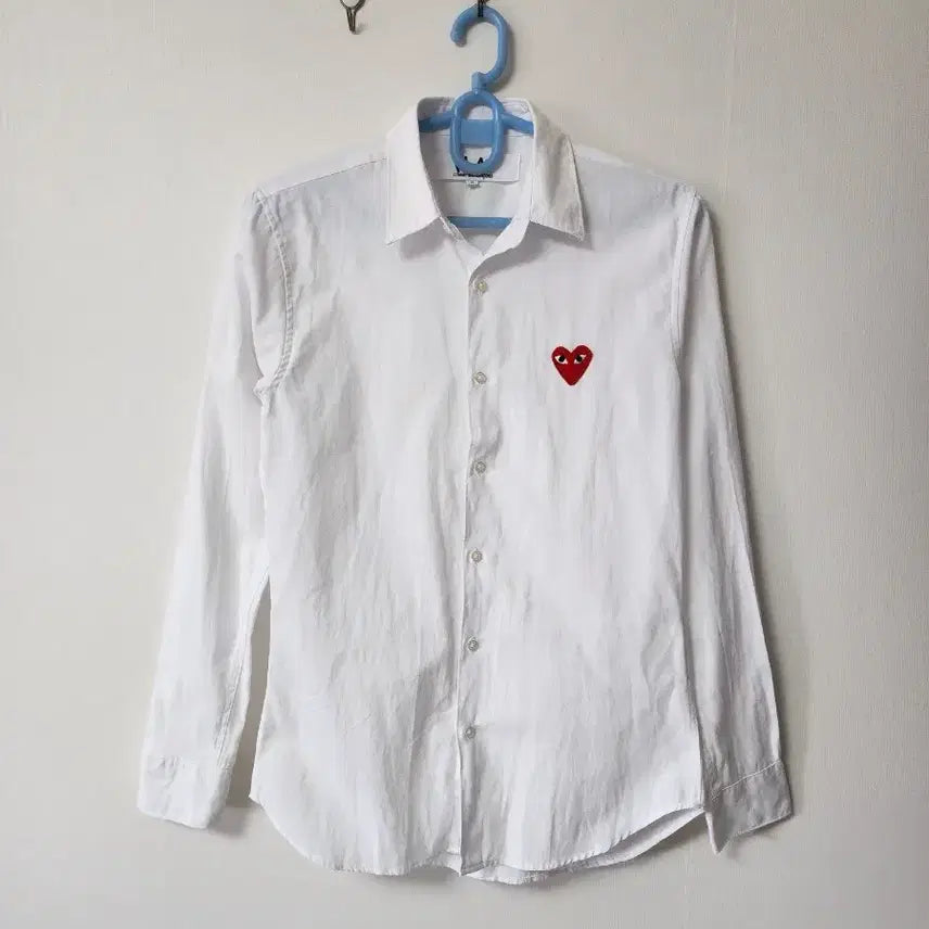 [BUNJANG] Comme des Garçons White Shirt Red Emblem S / 꼼데가르송 셔츠 화이트 레드와펜 S