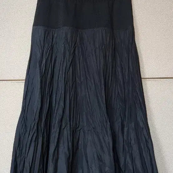 [BUNJANG] SJSJ Black Knit and Pleated Long Skirt / 한섬 SJSJ 블랙 롱 스커트 61-90