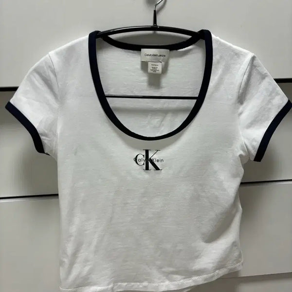 [BUNJANG] Calvin Klein Jeans Women's Monogram Scoop Baby T-Shirt / 캘빈클라인진 여성 모노로고 스쿱 베이비 반팔 티셔츠