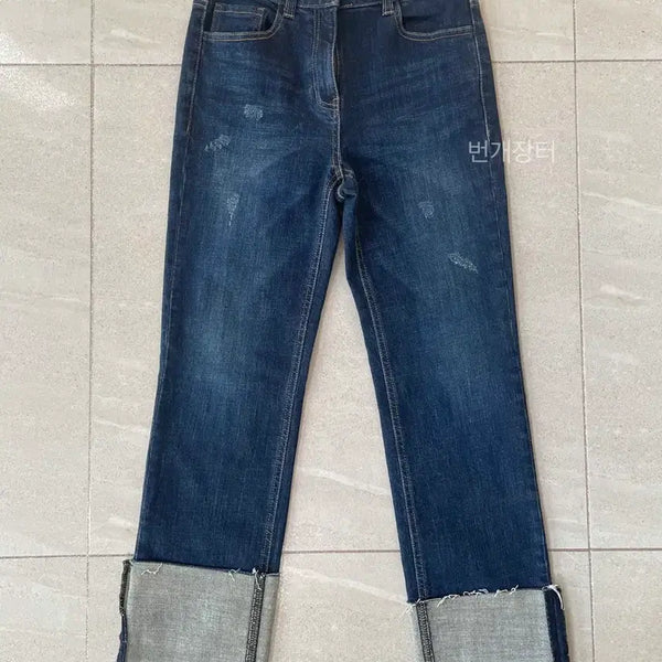 [BUNJANG] It Misha Women's Scratch Roll-Up Denim Pants / 새제품| 정품 잇미샤 스크래치 롤업 데님팬츠/청바지