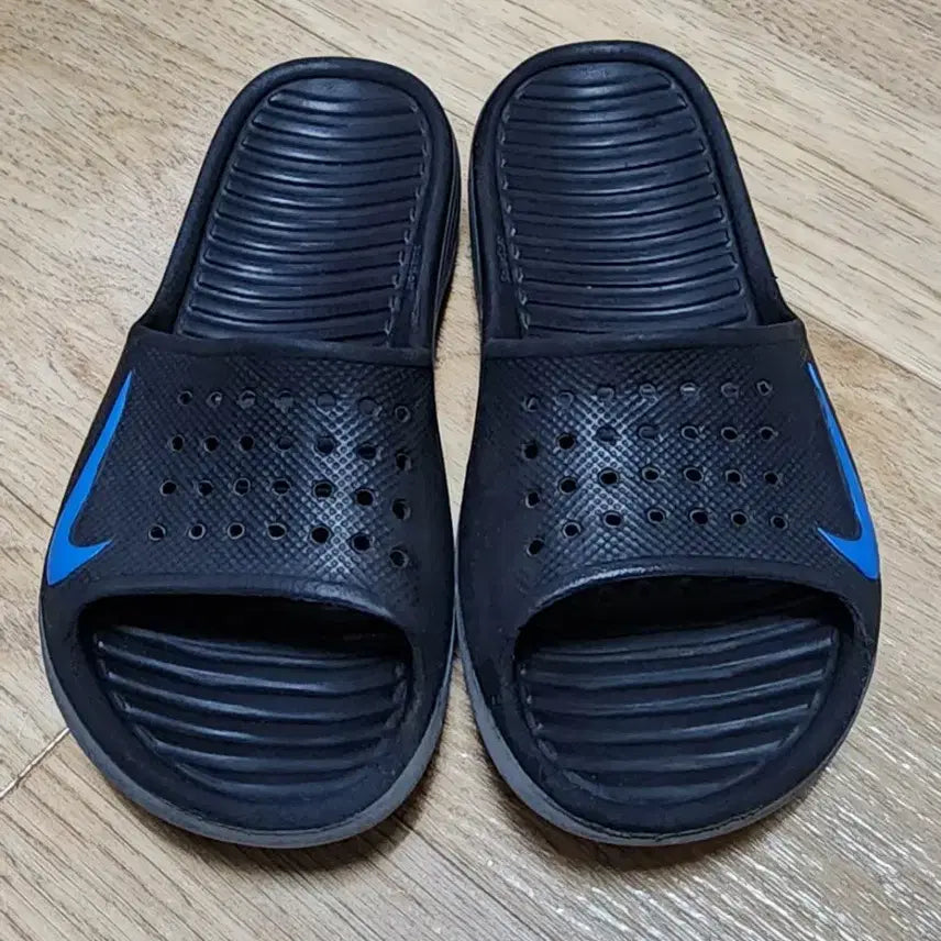 [BUNJANG] Nike Solardsoft Slide (220) / [M4W5/220]나이키 솔라소프트 슬리퍼