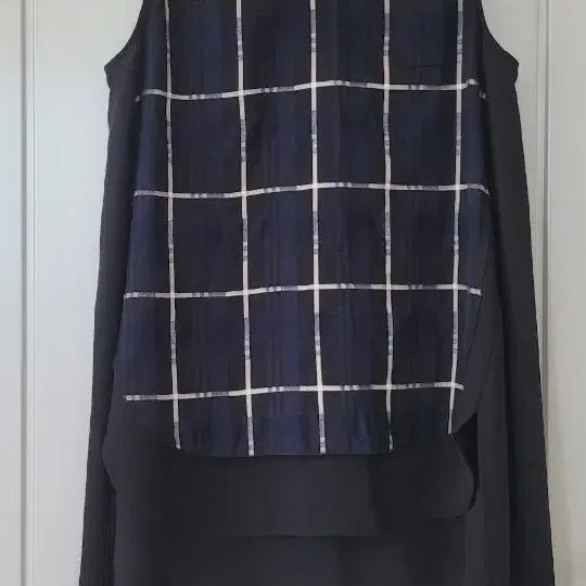 [BUNJANG] DEMEU Check Pattern Sleeveless Blouse / 데무 체크 패턴 나시 블라우스