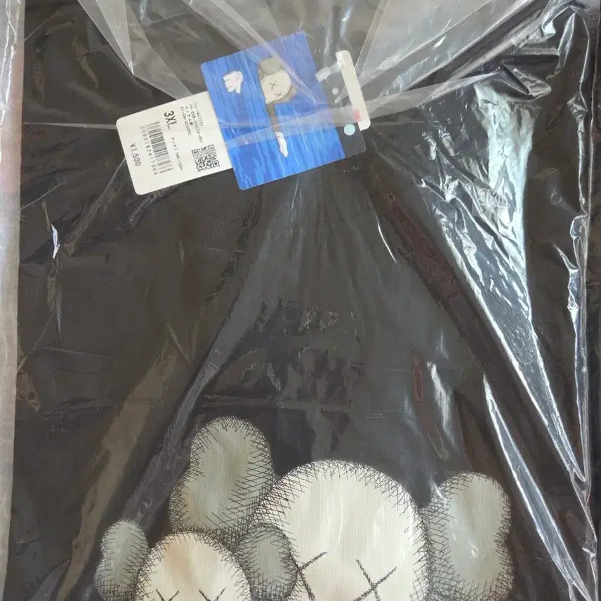 [BUNJANG] Uniqlo x KAWS T-Shirt Bundle Set (3XL) / 일본 유니클로 카우스 3xl 새제품 2장