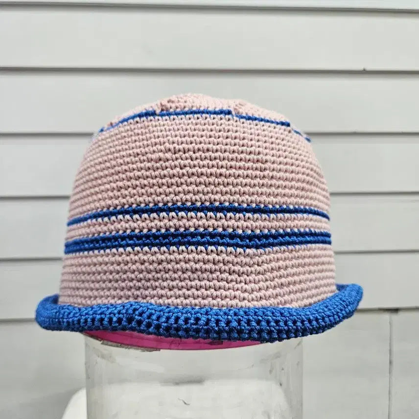 [BUNJANG] Hand-Knitted Women's Hat (Size 56) - Pink with Blue Accents / 연핑크 블루 포인트  손뜨개 여성모자56/보물찾기천사