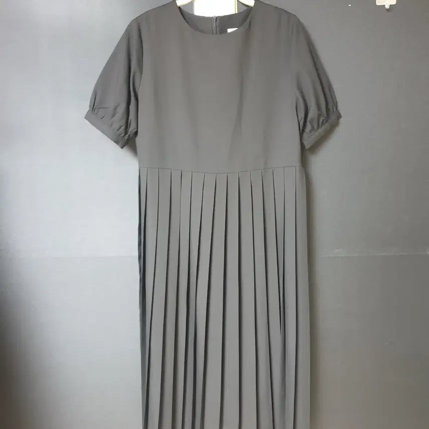 [BUNJANG] LURE Puff Sleeve Pleated Dress Black / 진짜만원 LURE 반팔퍼프 주름원피스 블랙