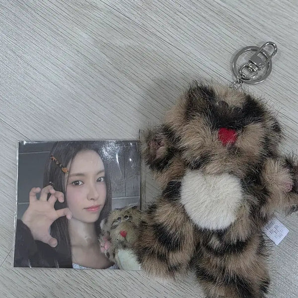 [BUNJANG] ILLIT Yuna Designed Chitty Plush Keyring with Yuna Photocard / 아일릿(ILLIT) 멤버 윤아가 직접 디자인한  '치티(Chitty)' 플러시 키링